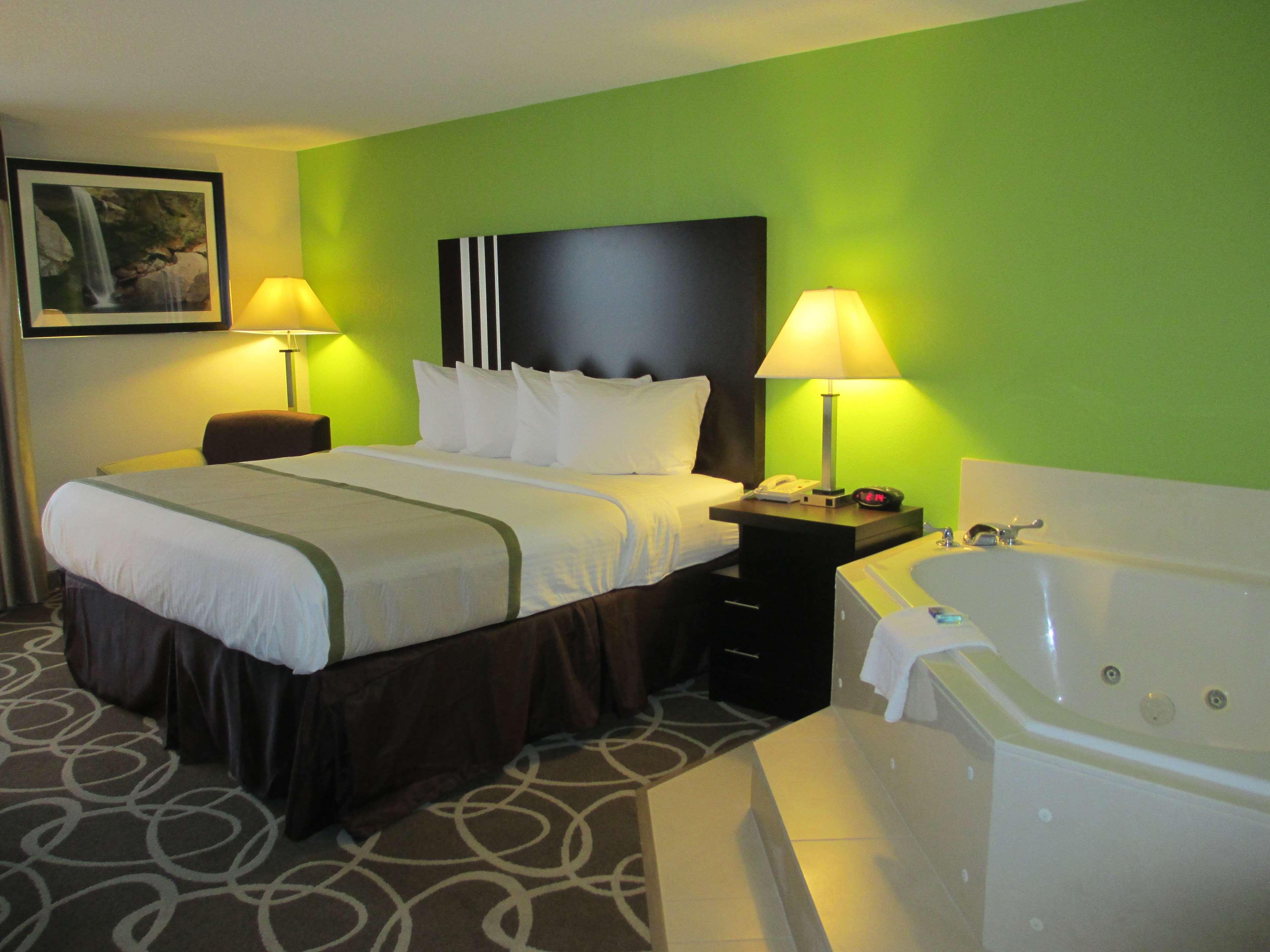 Best Western Lake Cumberland Inn Monticello Bagian luar foto