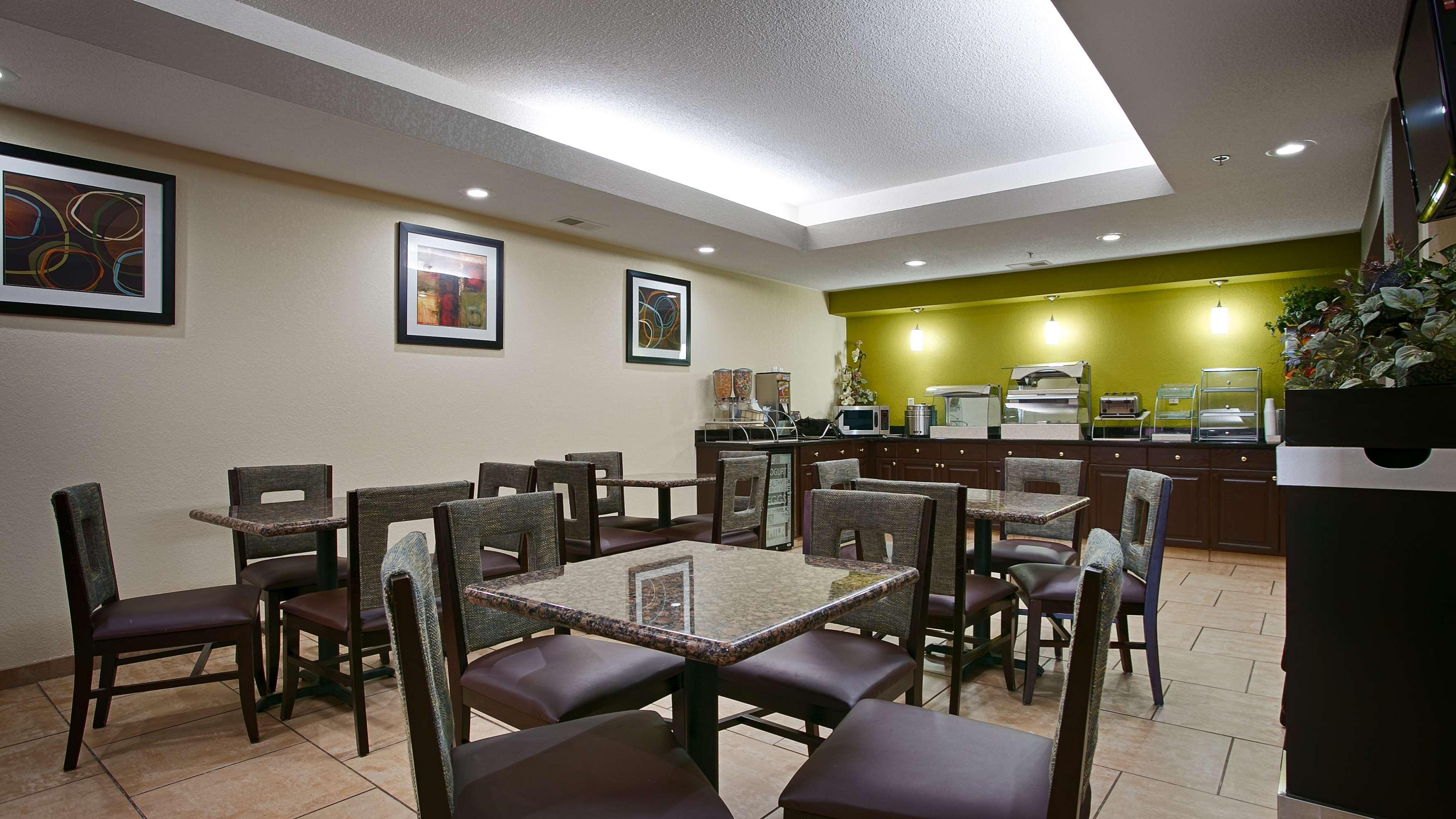Best Western Lake Cumberland Inn Monticello Bagian luar foto