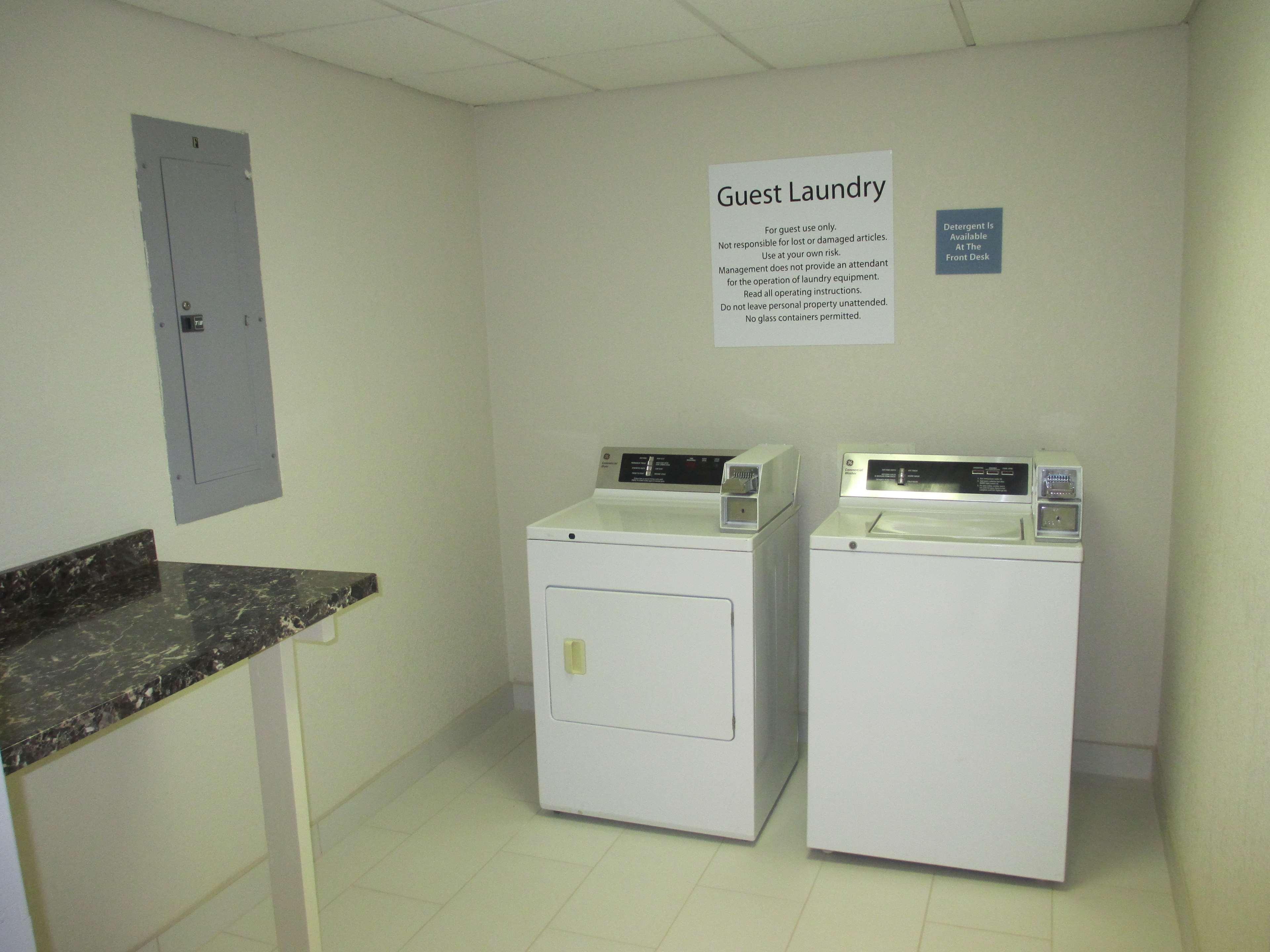 Best Western Lake Cumberland Inn Monticello Bagian luar foto